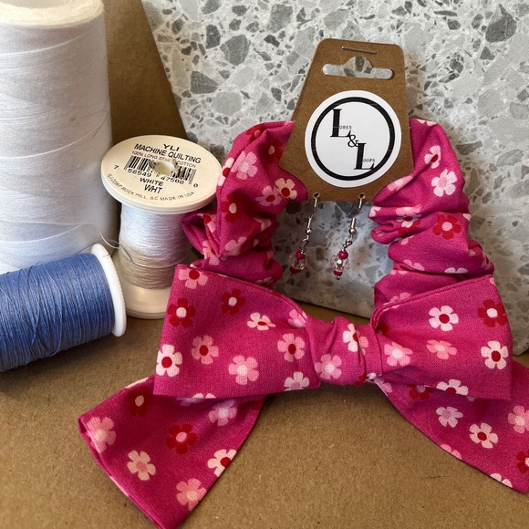 Pink Coquette Girl Scrunchie Bow with matching Earrings - Picture 4 of 8